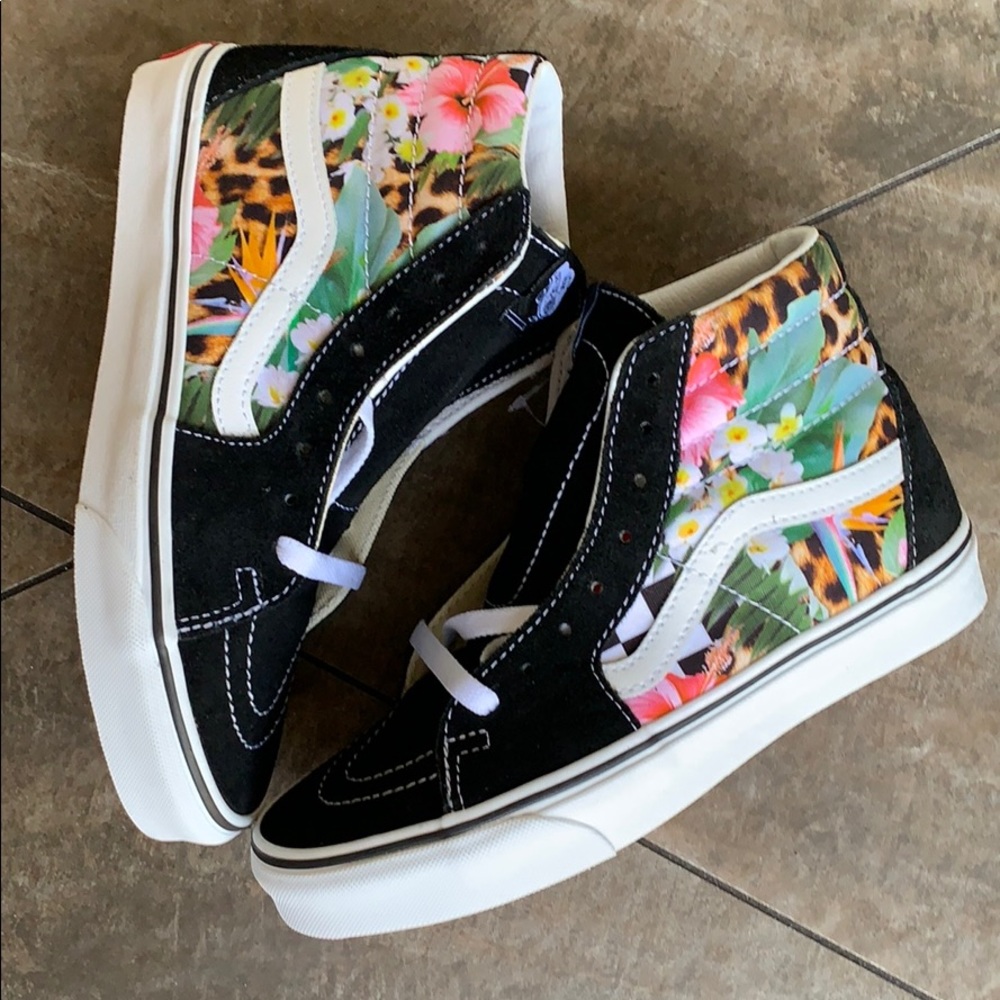 ••VANS SK8-Hi TROPICALANMICHK TRWHTMLT WMNS - Picture 16 of 16